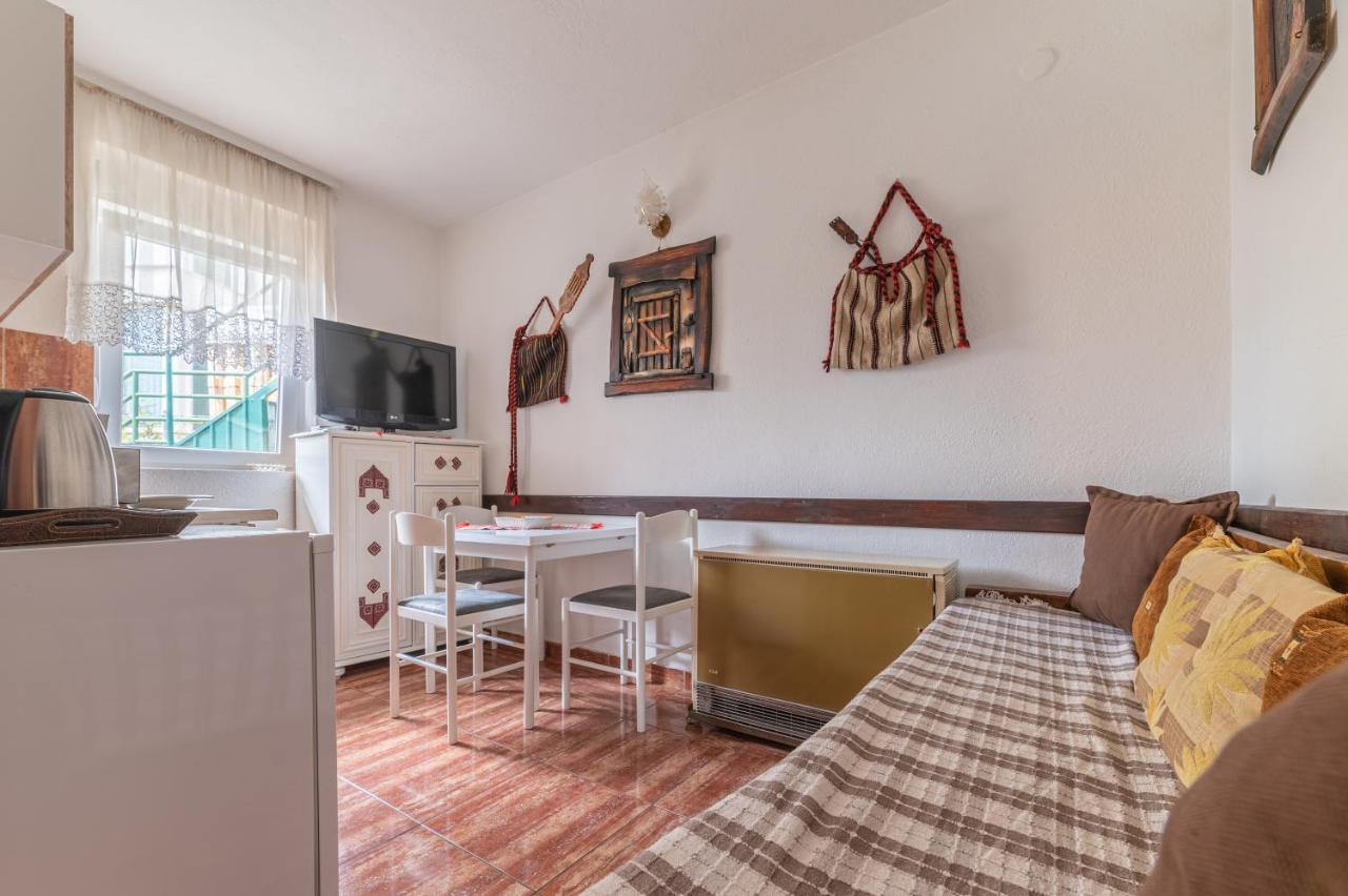 Frile Apartments Нікшич Екстер'єр фото